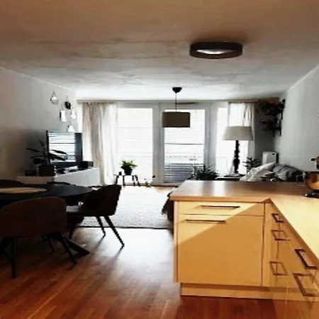 乡村民宿 Privatezimmer Fur 2 Personen 施特拉斯瓦尔兴